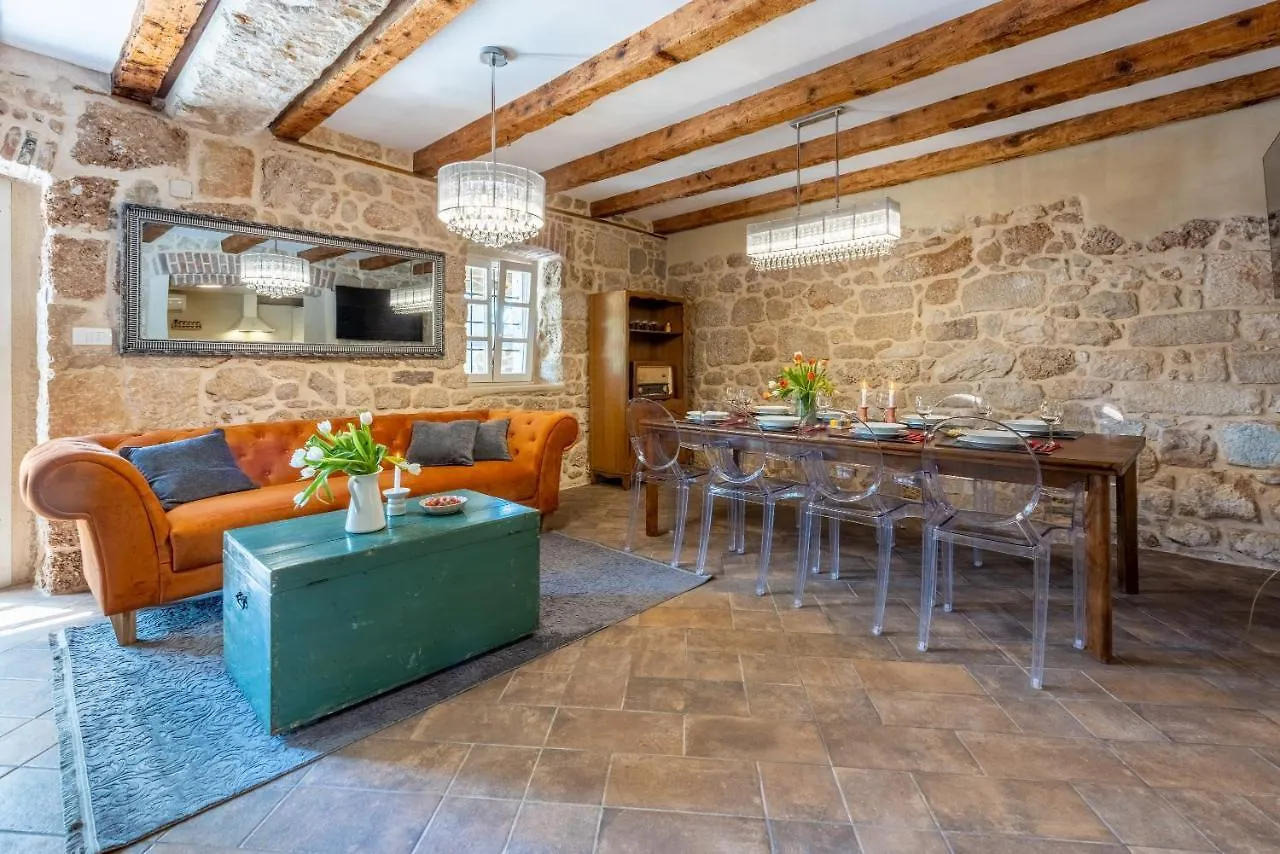 Villa Bell Aria Grizane-Belgrad 0*,  Croatia